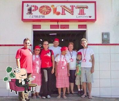 O interior do Point Lanches