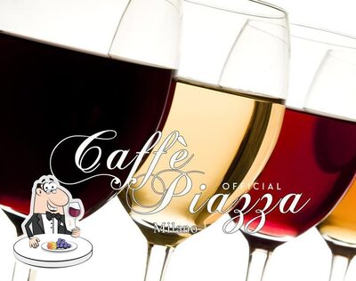 È gradevole godersi un bicchiere di vino al pub & bar Bar Piazza