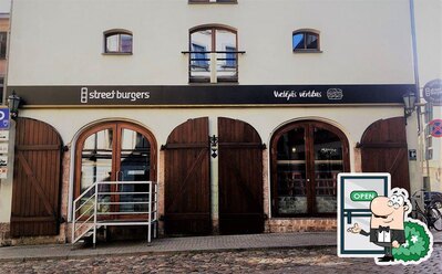 Profitez de la vue de l'espace ouvert de Riga Pub Grub Riga