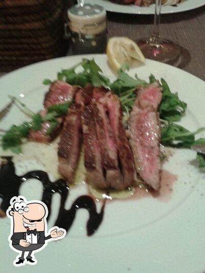 Goditi un drink al ristorante A café