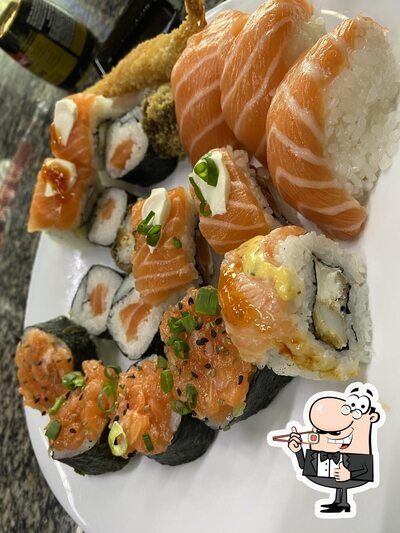 Presenteie-se com sushi no Lírio da paz