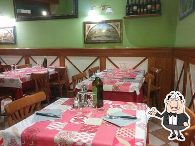 Dai un'occhiata agli interni di Gran Caffe Bologna S R L