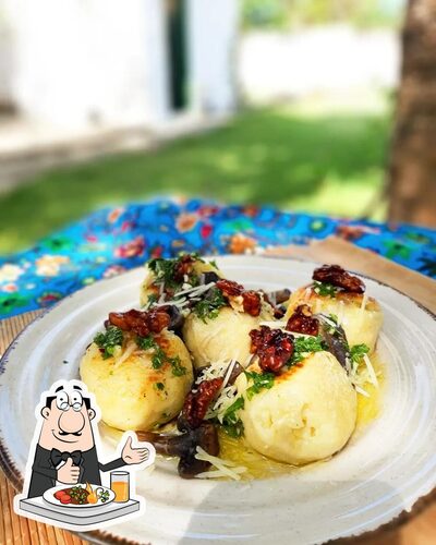 Comida em Quintal do Joca