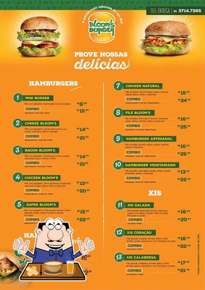 Comida em Bloom's Burger