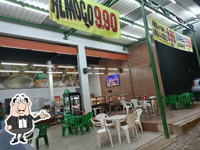 Sente em uma das mesas no PADARIA BAMBINA