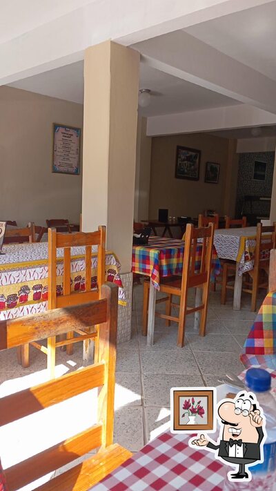 O interior do Restaurante Vale Verde