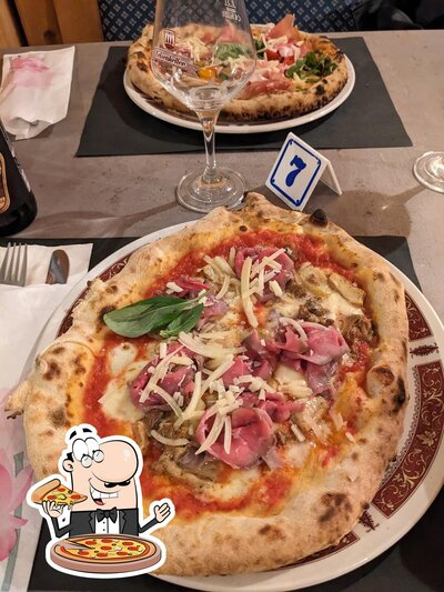 Ordina tra le svariate varianti di pizza
