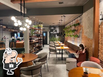 Veja imagens do interior do Sálvia Restobar