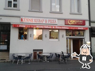 Gli interni di Küsne Imbiss