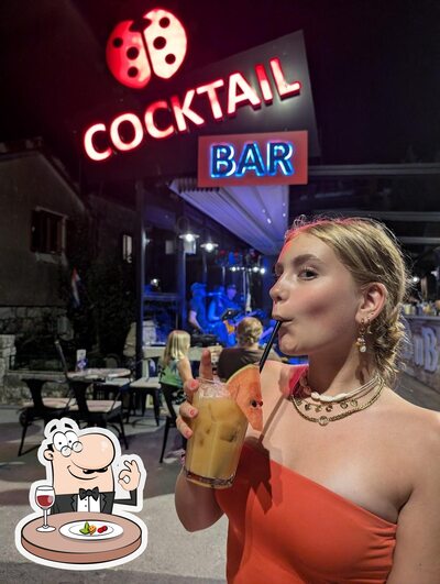 Platti al Cocktail bar Bubamara