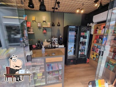 Veja imagens do interior do Botta Banca