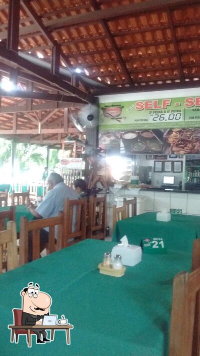 O interior do Restaurante Panela Velha
