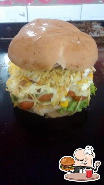 Deguste um dos hambúrgueres oferecidos no Indio Lanches