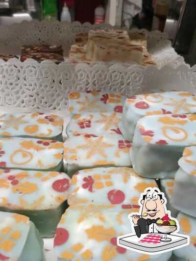 Lo Faro Biscottificio Pasticceria serve un'ampia gamma di dessert