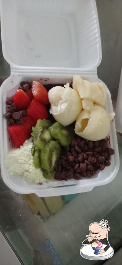 Açaí do Santana serve uma gama de pratos doces