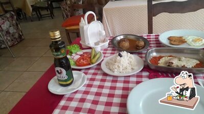 Comida em Restaurante Ferrabraz