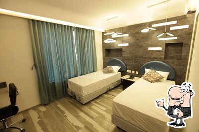 Hummingbird Hotel & Banquet photo