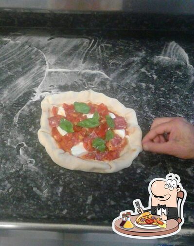 Prova una pizza alla pizzeria PizzaCapperi