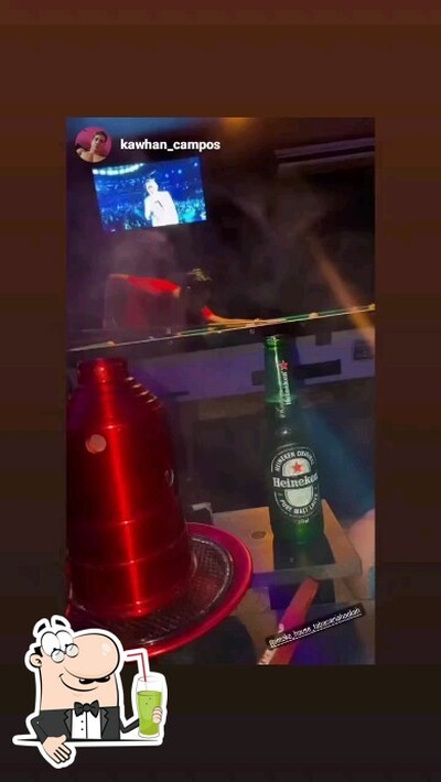 Experimente diferentes drinques fornecidos no Good Smoke Lounge Hookah