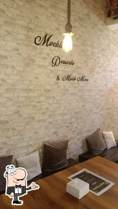 Check out how Cafe Fruit Funda looks inside