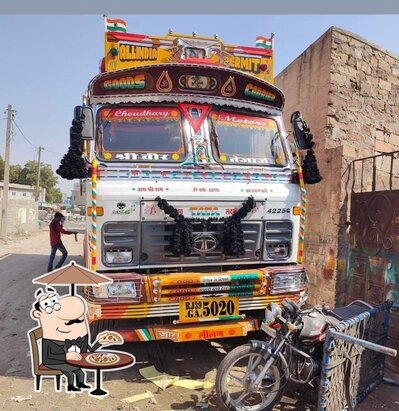 The exterior of Vishnoi Dhaba