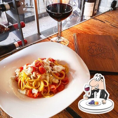 È gradevole godersi un bicchiere di vino al ristorante Sebon Bistrot