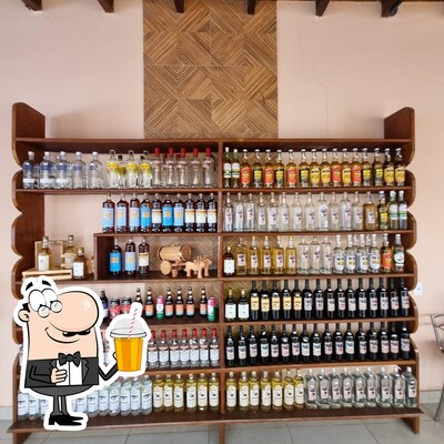 Venha provar diferentes bebidas disponíveis no Portuga's O Rei do Queijo