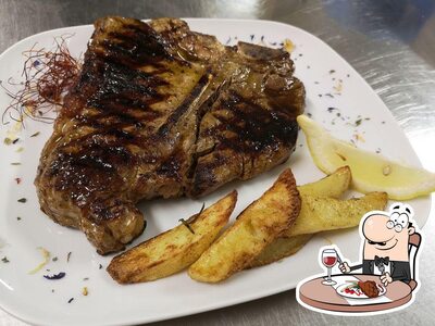 Prova i un pasto a base di carne al ristorante Il Montanaro Ristorante