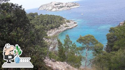 Guarda gli esterni di Torrefazione Grassi Caffè