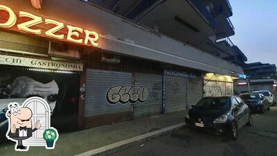 Gli esterni di Bar Pozzer