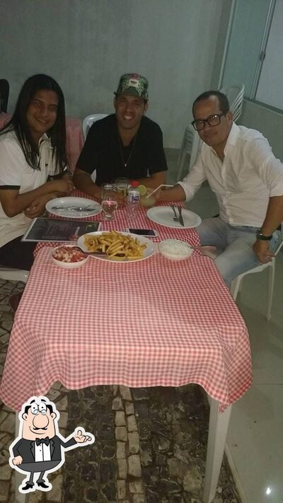 Veja imagens do interior do Happy Hour