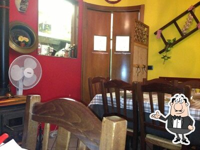 Siediti a un tavolo di Hosteria al civico 2