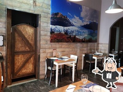 El interior de El Búho Tuerto restaurante Parrilla Argentina