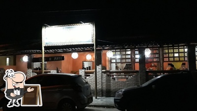 Desfrute da vista do exterior Sabor e arte pizzaria