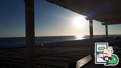 Puoi goderti l'aria fresca dal dehors di B-Beach Bar & Restaurant