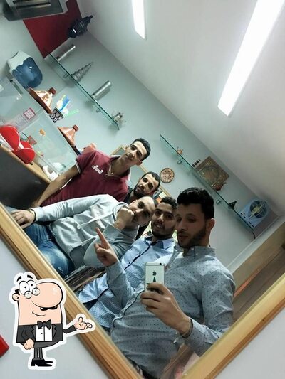 Dai un'occhiata agli interni di KebaBest