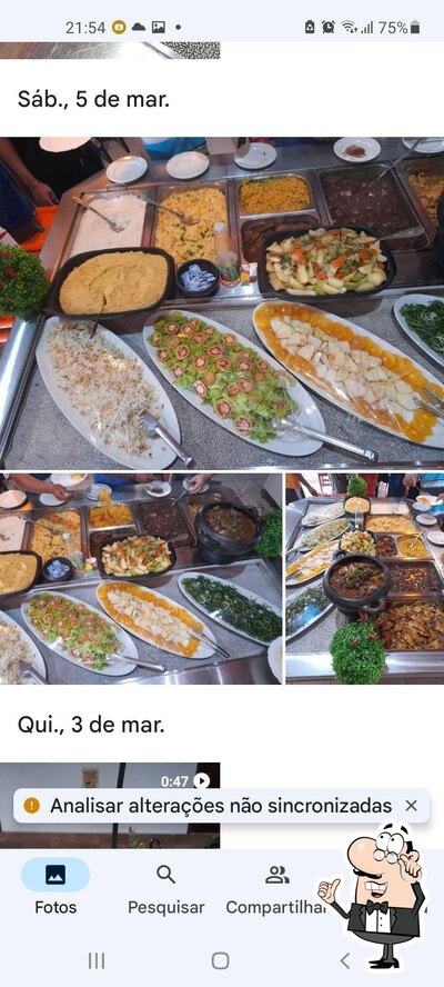 Sente em uma das mesas no Restaurante Chef Gourmet