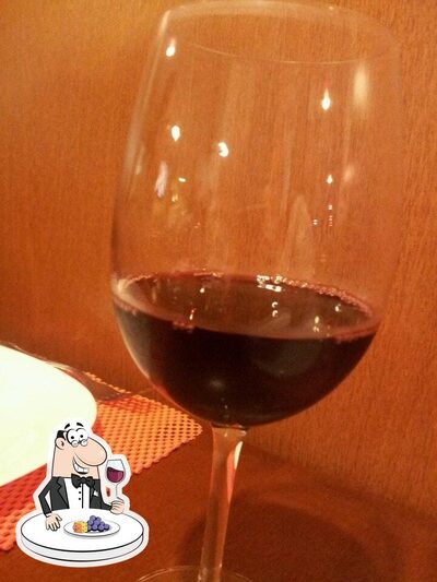 Peça uma taça de vinho ao final de um dia difícil