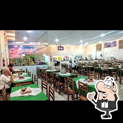 O interior do Pizzaria Aviarella