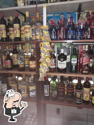 Veja imagens do interior do Guizo's bar e mercearia