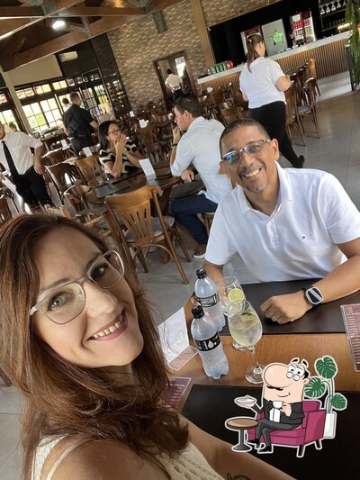 O interior do Garden Golfe Restaurante e Eventos