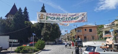 Puoi goderti l'aria fresca dal dehors di Bar della piazza