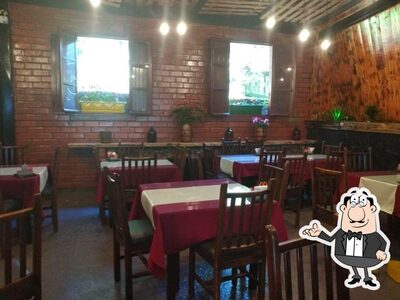 Veja imagens do interior do Taverna Bistrô