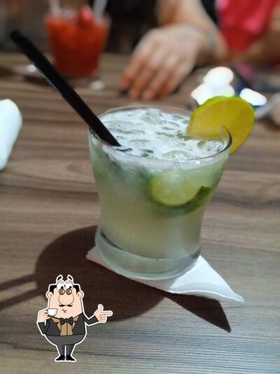 Experimente diversos drinques servidos no Jora's burger