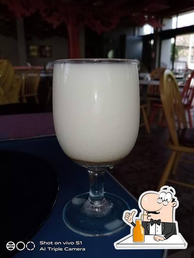 Enjoy a beverage at Eatlicious