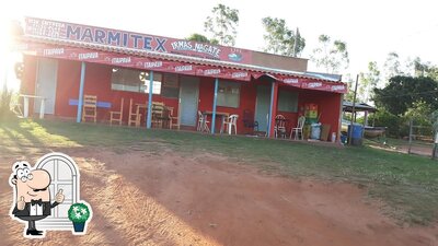 Você pode espairecer no na área externa do Lanchonete Irmãs Nagate
