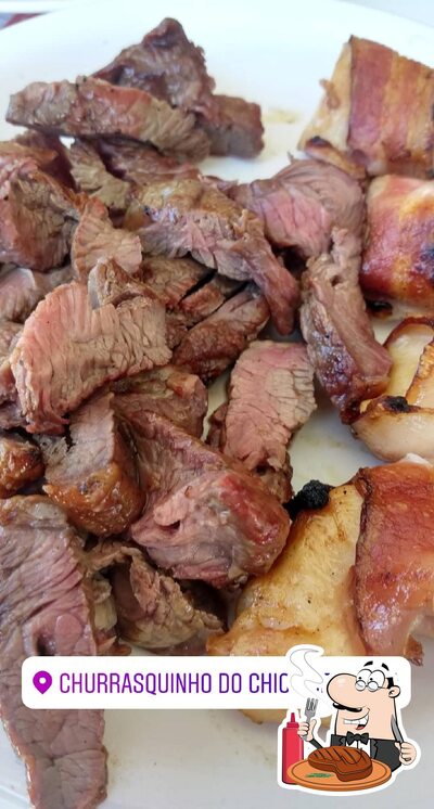 Pratos de carne são oferecidos no Chicó Churrasquinhos