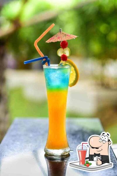 Enjoy a beverage at Lounge 9