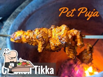 The guests of Pet Puja can taste different seafood dishes