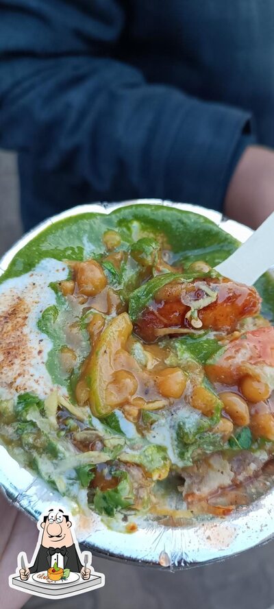 Food at Diwan Chat